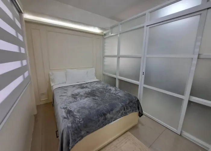 Fully Furnished 1 Bedroom - Shore 2 Tower 2 - 4f * Manila
